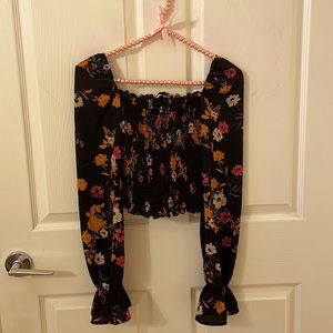 Ribbed material top with puffy sleeves